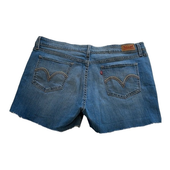 Levi’s Cut Off Denim Frayed Edges Jean Shorts - Size 16 - Picture 2 of 7